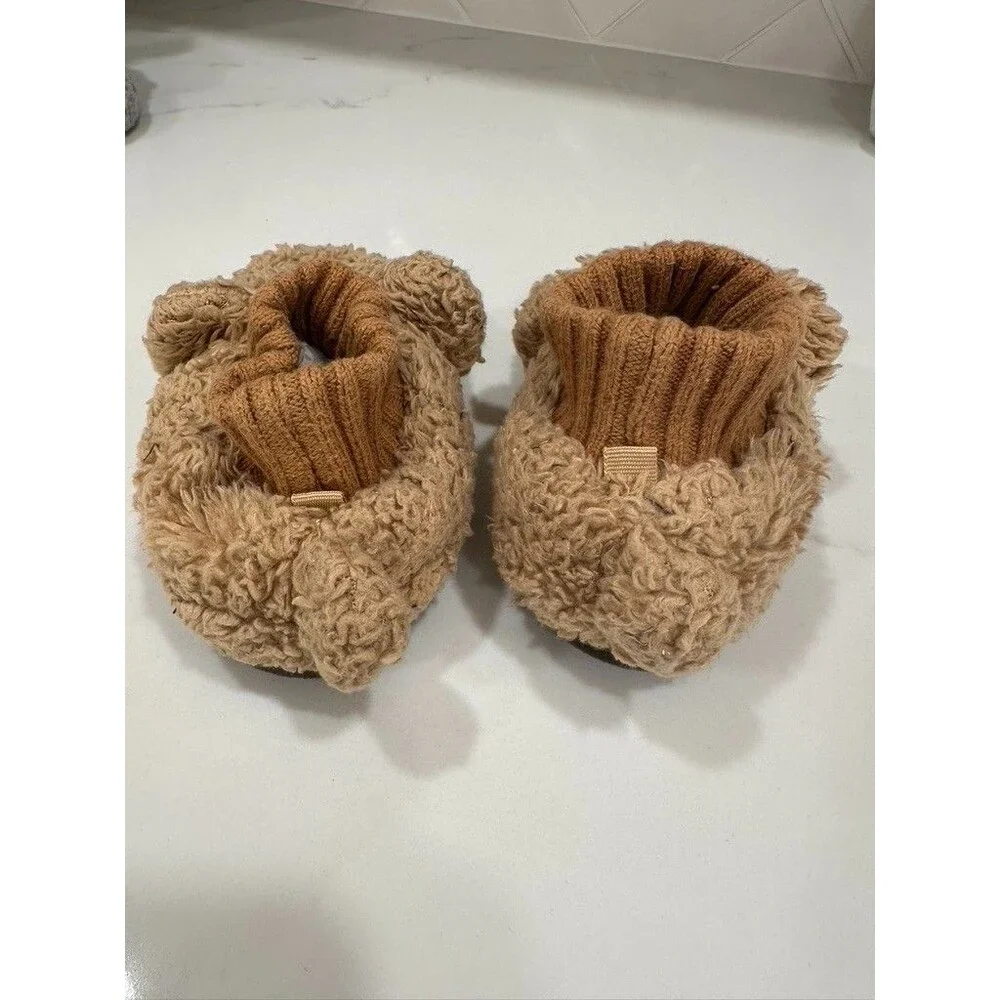 Baby Gap Cozy Bear slippers-Unisex size Medium 7/8